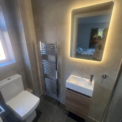 remodelled_ensuite_by_Builders_Squad_Wilmslow