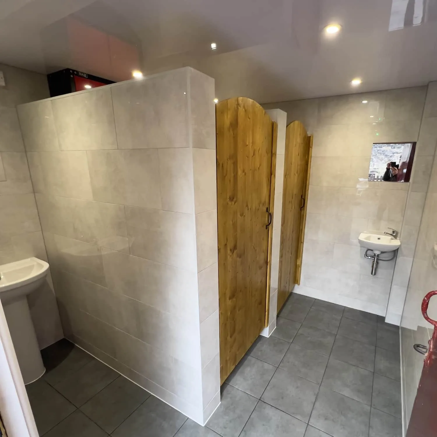 Washroom contractors in Manchester